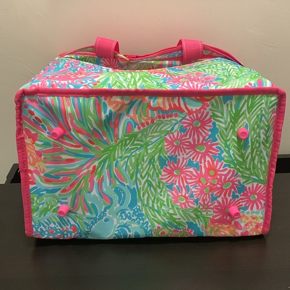 LILLY PULITZER Insulated Cooler in Lover’s Coral - Picture 5 of 5